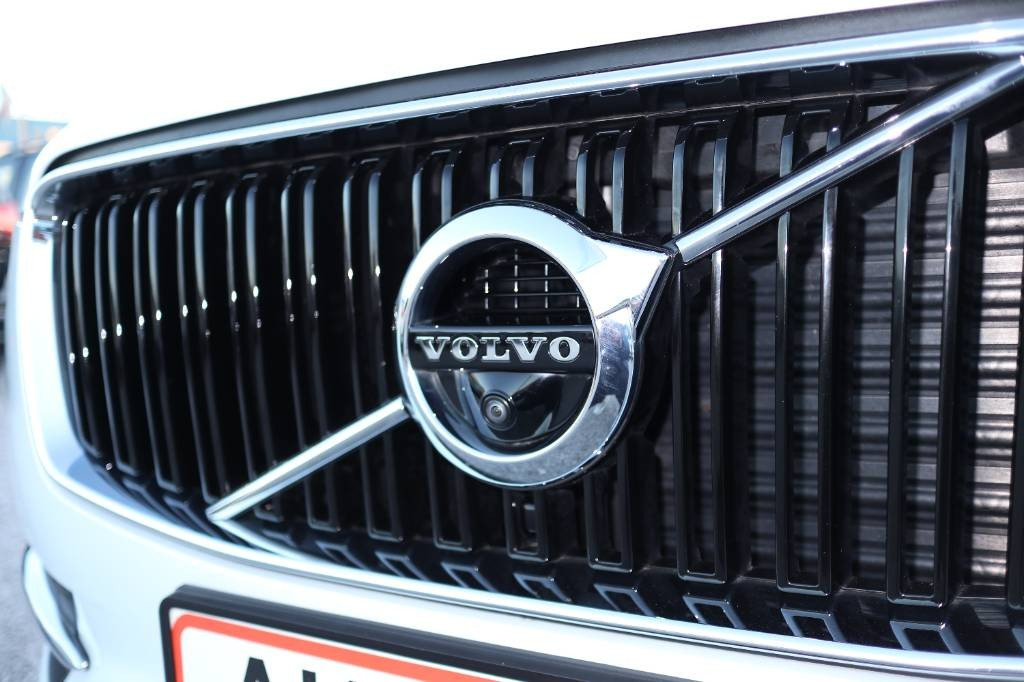 Volvo XC90 XC 90 D5 235k Drive-E Momentum 7m AWD A/T